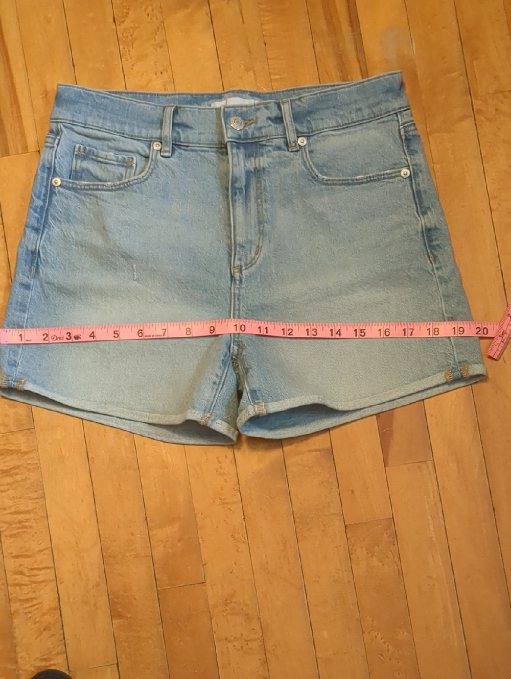 Loft Roll Cuff Light Wash Jean Shorts Size 2 - Picture 10 of 14